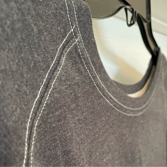 ESPN Iowa Hawkeyes scoop neck tee shirt top size XLarge- dark Heather grey - Picture 4 of 6